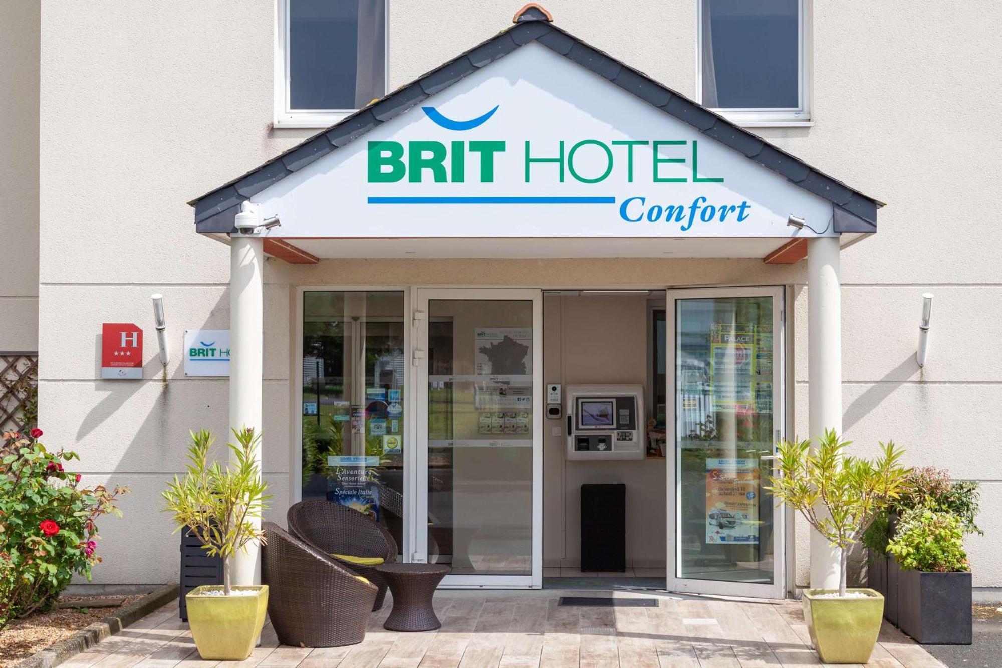 Brit Hotel Saumur Distré Kültér fotó