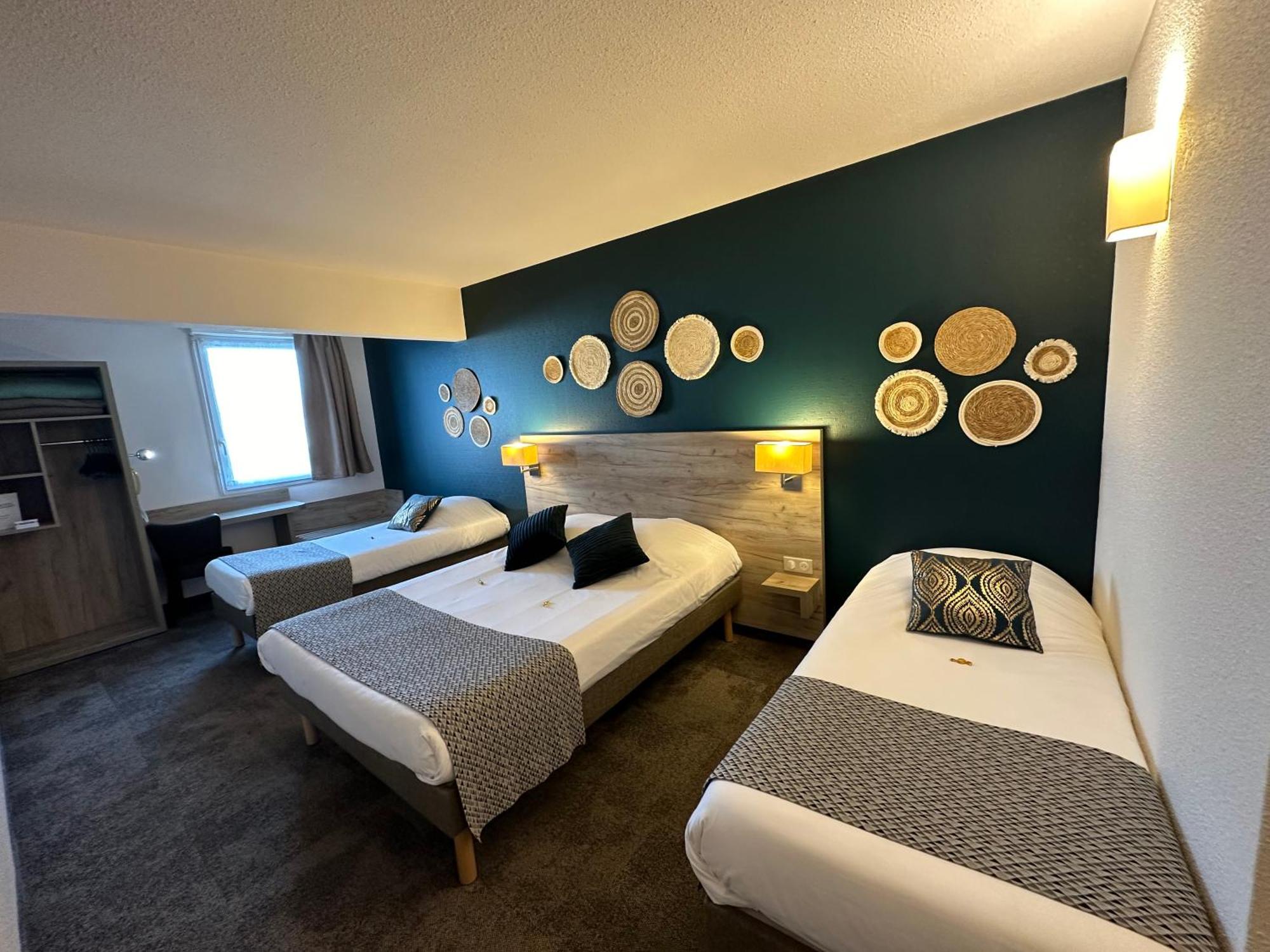 Brit Hotel Saumur Distré Kültér fotó